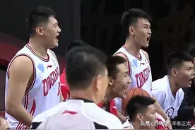准四双！CBA超级外援巅峰一战，成历史第一人，比肩姚明王治郅图片