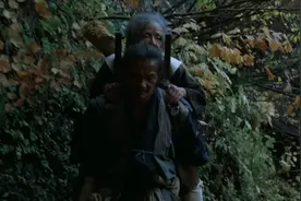 儿子将母亲扔山里活活饿死，只因一个特殊习俗，电影让人脊背发凉图片