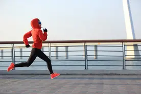 跑步半小时以上，才能消化脂肪吗？经常跑步有什么好处？图片