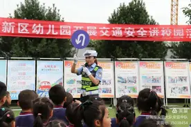 女生当警察难道只能做内勤工作吗？图片
