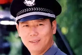 65岁李成儒与小28岁女友交往，却遭女友家人反对，至今单身图片