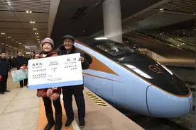 银西高铁开通运营：首趟列车D4355今早从西安北站发出！现场图来啦图片