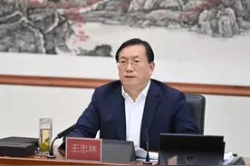 湖北省政坛变动，王晓东辞任、“救火队长”王忠林履新代省长图片