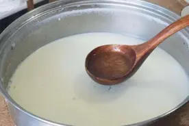 豆浆里加入白醋，瞬间变豆腐，又白又嫩，营养无添加，做法超简单图片