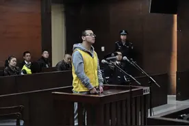 当年，那名在汶川地震中救下7人的小英雄，如今已成为阶下囚图片
