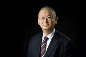 大逆袭！当同行从首富走到坐牢养鸭时，他统治行业改变世界了图片