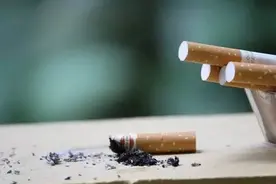 饭后一支烟，4个危害超出你的想象！再不戒烟，你的肺就废了图片