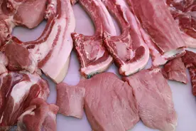 进口肉泡水去腥，国外杀猪不放血吗？别再被误导了图片