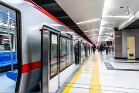 河南暴雨灾害给现代生活的反思图片
