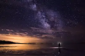 夜空星轨景观图片