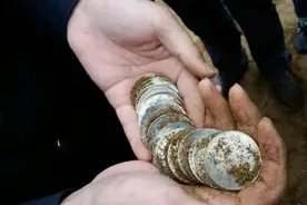 兄妹俩在工地干活挖出7万银元，主动上交国家，获得“巨额”奖励图片