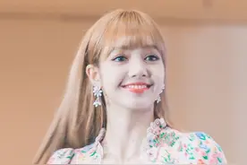 关晓彤嘟嘟唇太心机，雪莉美成人间水蜜桃，一招让你变成小甜心！图片