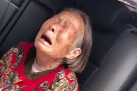 陕西88岁远嫁老人跨省看望亲弟弟哭成泪人：娘家的路最后一次来了图片