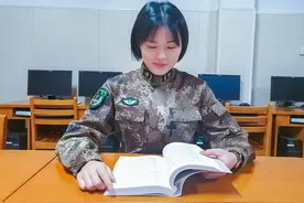 这个可以靠颜值却偏靠实力退伍女兵真美图片