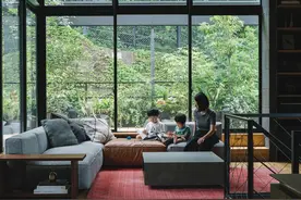 日本34岁单亲妈妈回乡下，在隧道边建114㎡小家，独自抚养俩儿子图片