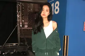 Legging、运动裤也能时髦穿出门！跟韩国女星学阳光又性感的穿搭图片