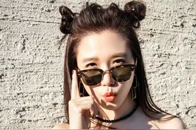 《香水有毒》胡杨林：从爆红到无人问津，她的经历到底多有毒？图片