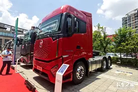 搭载660马力发动机，欧曼银河牵引车这配置算是国产最高了吗？图片