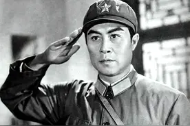 著名艺术家王心刚：青年英气，中年帅气，老年和气，岁月不败他图片