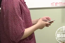 请当心！女大学生酷爱刷短视频，竟把手指“刷”出腱鞘炎图片