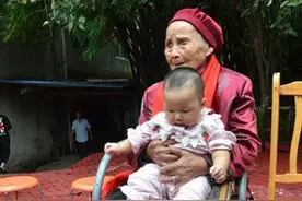 四川118岁老人分享“独特”长寿秘诀：坚持喝凉水，每天都散步图片