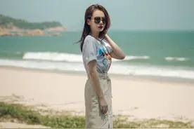 今年夏天穿什么裙子？戚薇周雨彤解锁花式穿搭，让你美出新高度图片