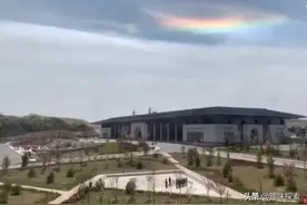 持续一个小时，延安天空出现“七色云彩”，网友：我的意中人来了图片