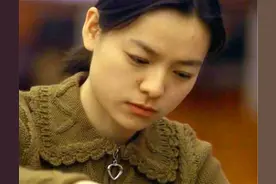 中国天才美女棋手，不顾反对改国籍远嫁中东，一夫多妻都能忍？图片