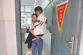 “00后”励志女孩陈雨欣：愿“一条腿也能走遍天下”图片