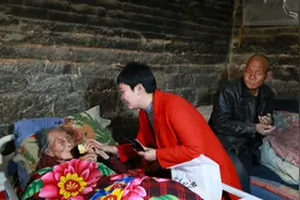 95岁老母担心自已死后59岁智障儿无人照顾，一个年都没过好图片