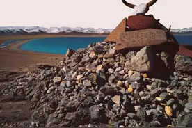 青海湖水怪之谜图片