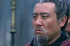 刘备为什么要摔阿斗？"乐不思蜀"的他真笨还是装傻图片