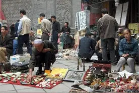 古玩贩子造假有多残忍？将玉塞进活羊体中，3年后杀羊取玉卖天价图片