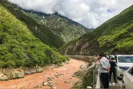 川藏南线上最难走的三段路，处处是挑战与惊险图片