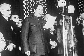毛主席身旁的黑帮老大，死后总理亲自将其葬进八宝山，他是谁？图片