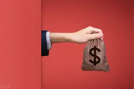 面试官：同事欠你500元怎么要回来？00后机智回复被成功录用图片