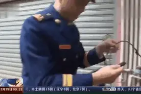 火患排查10省行 | 插头虚接 私拉电线 居民楼内藏隐患图片