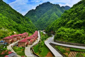 号称“湖北第一富豪村”，虽地处偏远，但家家户户开豪车、住洋房图片