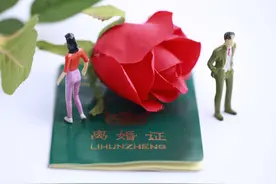 52岁女人结伴出游3天，老公接受不了要离婚：心伤透了图片