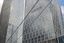 这栋270米高建筑施工近尾声，据说是哈市最高楼，将成为地标建筑图片