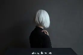 Torres Balaguer象征主义摄影作品“月亮”图片