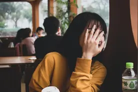 女人接吻时，为什么会紧闭双眼，她心中藏着什么秘密？图片