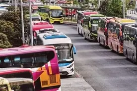马来西亚调整所有陆路和海上公共交通服务班次 载客量限制在50%图片