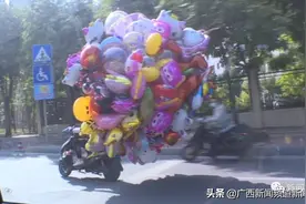 南宁街头10元一个的“氦气球”，里面竟然充氢气！如遇明火随时爆炸图片