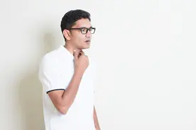 33岁男子患上喉癌，与HPV高危感染有关，原因有点难以启齿图片