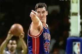 NBA纪实连载39：最想废了乔丹的那个人，恶贯满盈的比尔兰比尔图片