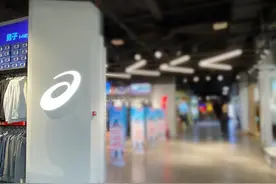 老牌跑鞋品牌亚瑟士风光不再，新品售价上千元你会买吗？图片