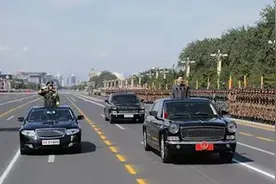 “阅兵车牌号是1949和2019”上热搜！知道原因后网友爆哭视频封面