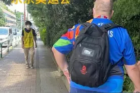 参加四届奥运会的，除了老将还有北京奥运背包！许多外国记者13年后在东京仍然背着它，中国制造果然牛图片