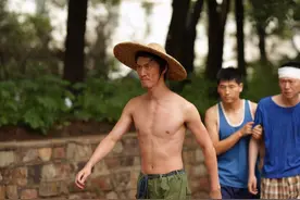 黄胶鞋、七分裤，山羊胡子刘海柱，看不一样东北的侠义英雄图片
